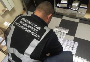 В центре Запорожья работал ряд недобросовестных аптек: изъяли 1200 блистеров препаратов