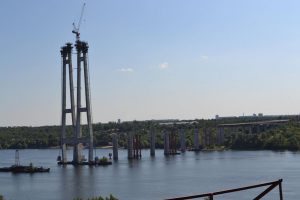 Аудиторы рассказали, сколько украдено на запорожских мостах за 4 года
