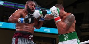 Усик досрочно победил Уизерспуна и стал официальным претендентом на пояс WBO (ВИДЕО)