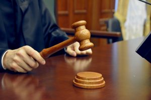 В Запорожье 15-летней девушке-лидеру банды подростков избрали меру пресечения