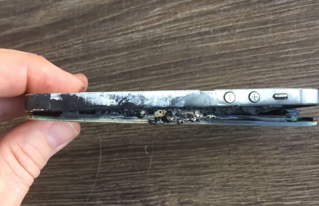 У запорожской школьницы в руках взорвался iPhone (ФОТО, ВИДЕО)