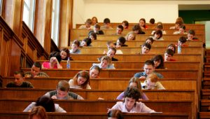 Борьба за лучших преподавателей и сокращение вузов: “сюрпризы” Министерства образования