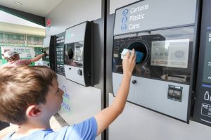 В Украине появятся автоматы, которые будут принимать мусор за деньги
