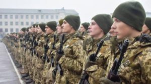 Бутусов об отмене срочной службы: “Это удар по обороноспособности страны”