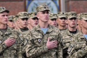 Министр обороны заявил, что в Украине отменят военный призыв: сколько времени понадобится