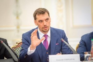 Кабмин вводит антикризисную помощь для семей