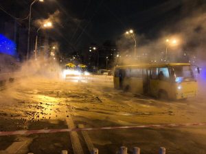 Кипятком затопило крупнейший ТЦ в Киеве: людей с ожогами эвакуировали (ФОТО, ВИДЕО)