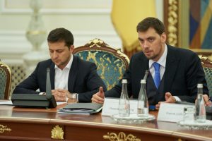Зеленский дал второй шанс: Гончарук остается на должности премьера