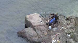 В Запорожье на Хортице ловили браконьеров с удочками (ВИДЕО)