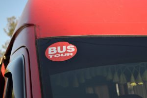 “БасТур” выделил 4 автобуса для подвоза медиков больницы в Запорожье