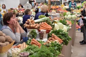 В Запорожской области продолжают снижаться цены: что дешевеет, а что дорожает