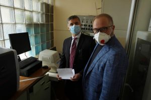 Дешевле заграничных: в Украине начали делать тесты на COVID-19 (ФОТО)