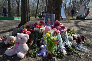 Мэрия Запорожья выделит деньги семье погибшей в “Дубовке” девочки