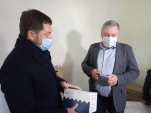 Запорожская область получила экспресс-тесты на COVID -19 и тысячи защитных костюмов (ФОТО)