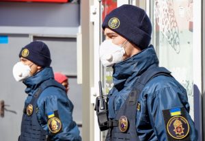 Нацгвардейцам собираются разрешить проверять вещи граждан