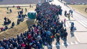 Сколько украинцев вернется на Пасху: прогноз Погранслужбы