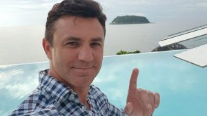 Карантин не для “избранных”: “слуга” Тищенко попал в скандал со своим рестораном (ВИДЕО)