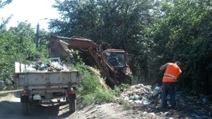 В Запорожье ликвидировали многолетнюю стихийную свалку (ФОТО)