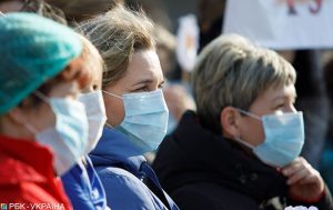 Ученые выяснили, сколько COVID-19 держится в воздухе