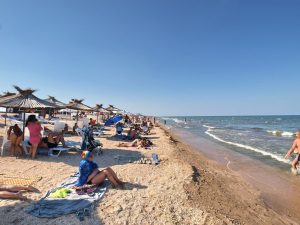 Когда и как заработают отели в Кирилловке и на Арабатской стрелке — мнения экспертов