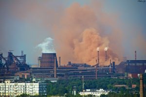 Превышения вредных веществ до 7 раз: чем дышали запорожцы 1 мая