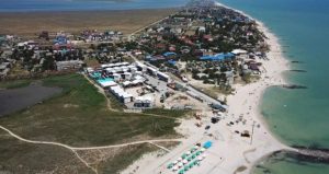 Запорожские “Мальдивы” в этом году без шлагбаума: где отдохнуть на Азовском побережье (ФОТО)