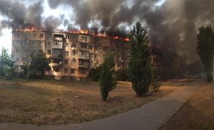 В Новой Каховке горит целый 5-этажный дом (ФОТО, ВИДЕО)