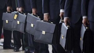 В Раде собираются вернуть чиновникам неограниченные зарплаты