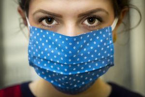За отсутствие масок украинцев будут штрафовать: решение Кабмина