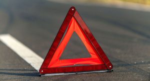 Водій Honda зіткнувся з вантажівкою: в Запоріжжі на Космосі сталося ДТП (ФОТО)
