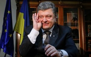 Версаль “скрестили” с Белым домом: поместье Порошенко показали с высоты (ВИДЕО)