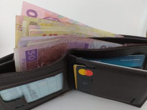 Кому из ВПЛ нужно писать заявление для возобновления выплат с 1 марта: названы категории