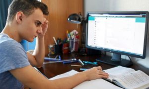 В МОН рассказали, будут ли переводить школьников на дистанционное обучение