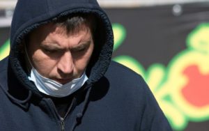 Маски на подбородках: в Кабмине готовят новые штрафы