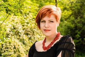 Відома снайперка із Запоріжжя Юлія Матвієнко (Білка) назвала своє справжнє прізвище і йде в депутати