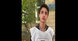 “Перчатки мои погрызла собака, а масочку я отдал бабушке. Сейчас отдаст обратно”: как 17-летний “волонтер” Зеленского проводил опрос (ВИДЕО)