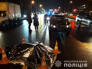 В Харькове Mercedes на большой скорости сбил пешехода: мужчине оторвало голову (ФОТО, ВИДЕО)