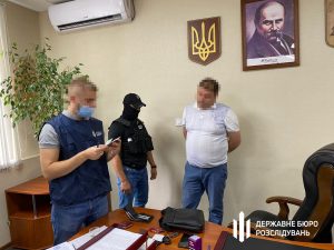 Обкладывал данью подчинённых: подробности громкого задержания ГБР в Запорожье