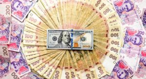 Доллар, евро или гривна: какую валюту украинцы считают самой надежной