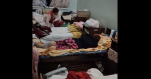 “Я тут не выживу”: пациентка с пневмонией о палате в запорожской больнице (ВИДЕО)