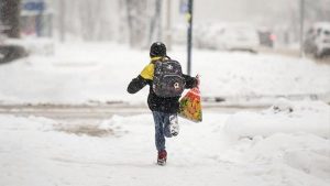 Двойные зимние каникулы для школьников: в Минобразования опровергли информацию