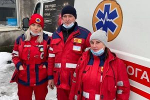 Сердце остановилось на улице: медики “скорой” спасли малыша после клинической смерти под Харьковом (ФОТО)