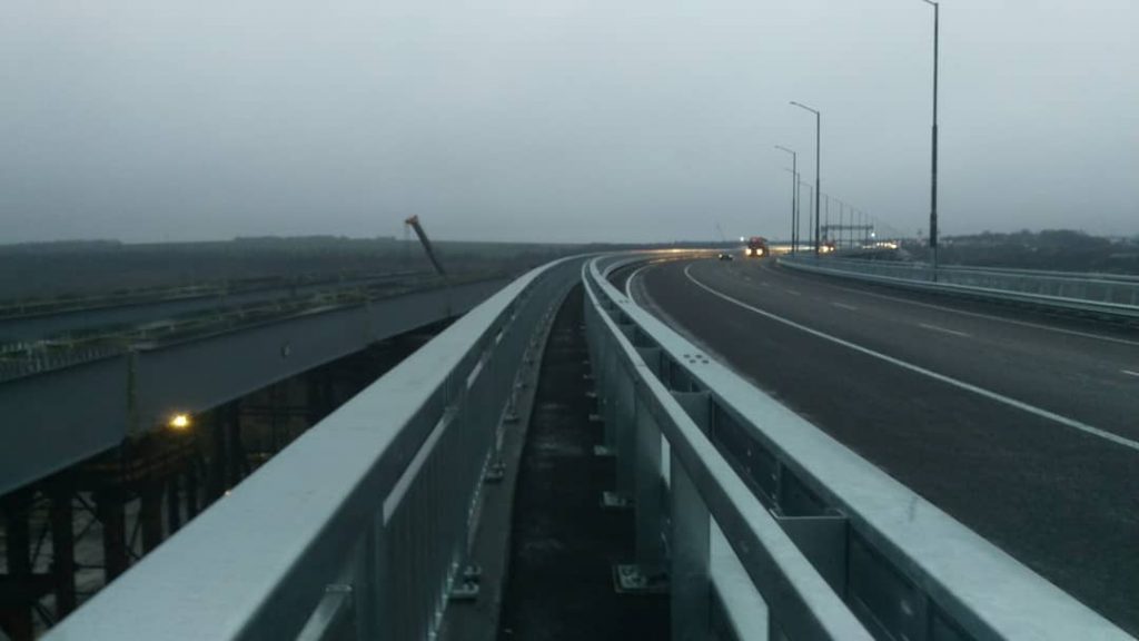 Фотофакт: в Запорожье случилось ДТП при вьезде на новый мост (ФОТО)