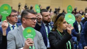 “Слуг” хотят обязать хвалить Зеленского: в СМИ попал интересный документ