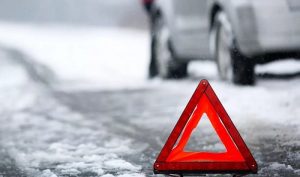 Украинцев предупредили об опасности на дорогах