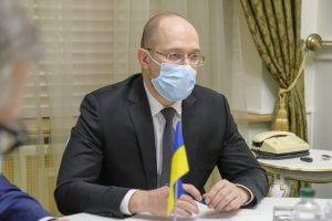 Шмыгаль заявил о массовом тестировании украинцев на COVID-19 и назвал сроки вакцинации