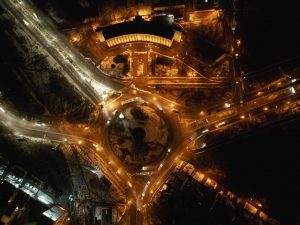 Новые ракурсы городских магистралей: опубликовали потрясающие фото ночного Запорожья