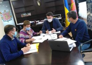 Старух встретился с главой “Беляевского обогатительного комбината”: технику должны вывезти