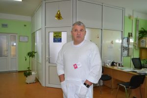 Зеленский наградил известного запорожского хирурга