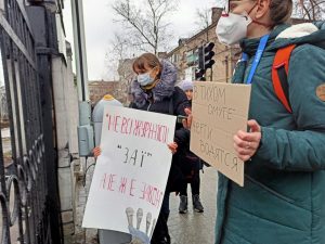 В Запорожье журналистов снова не пустили на сессию в горсовет: они вызвали полицию (ВИДЕО)